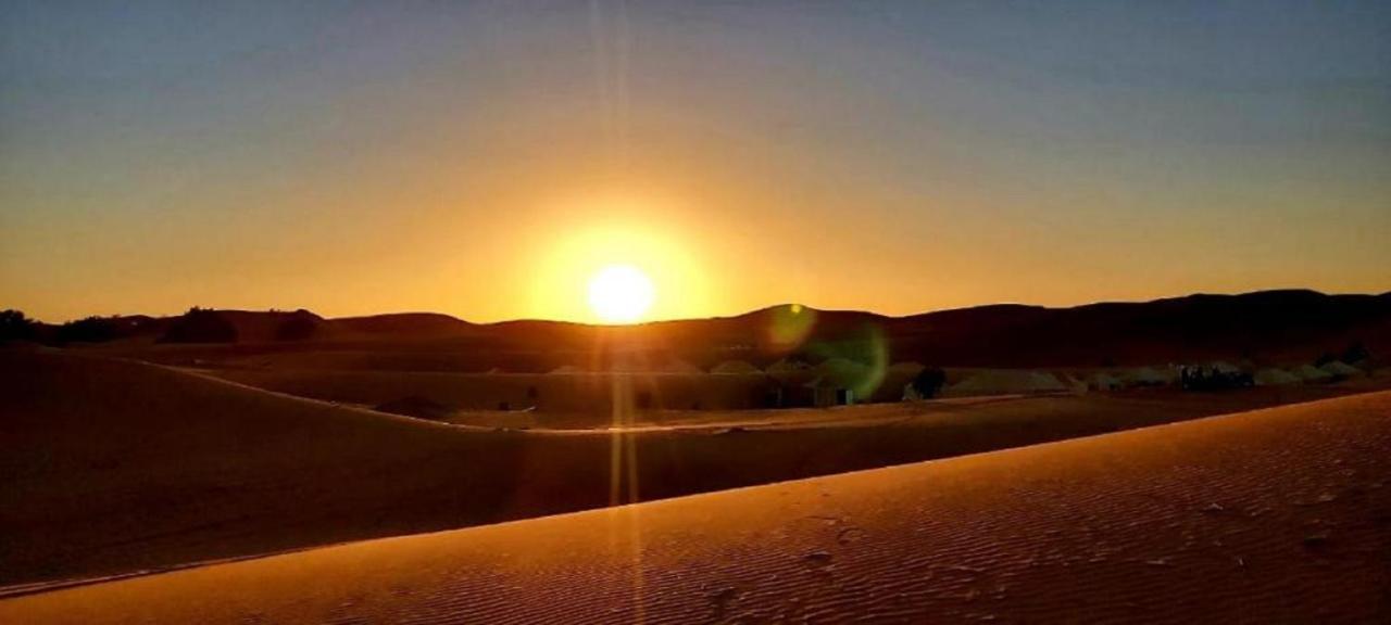 L'Homme Du Desert A Merzouga Εξωτερικό φωτογραφία